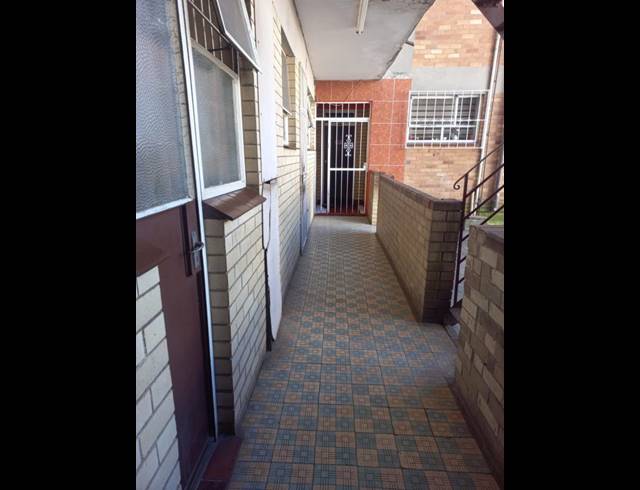 2 BEDROOM APARTMENT FOR SALE IN YEOVILLE